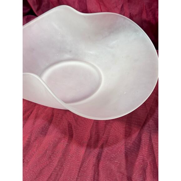 Vintage 14” White Satin Glass Wave Bowl Tray Freeform Design Centerpiece Platter - Picture 4 of 9